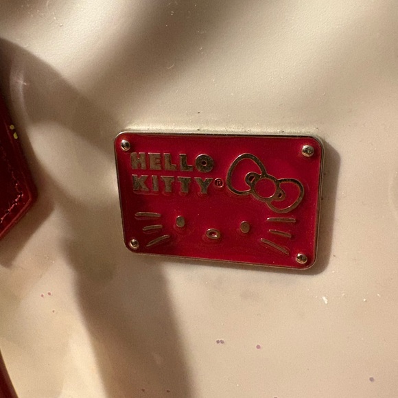 🎀 Hello Kitty x Loungefly Quilted Patent Leather Satchel 🎀 - Picture 4 of 11